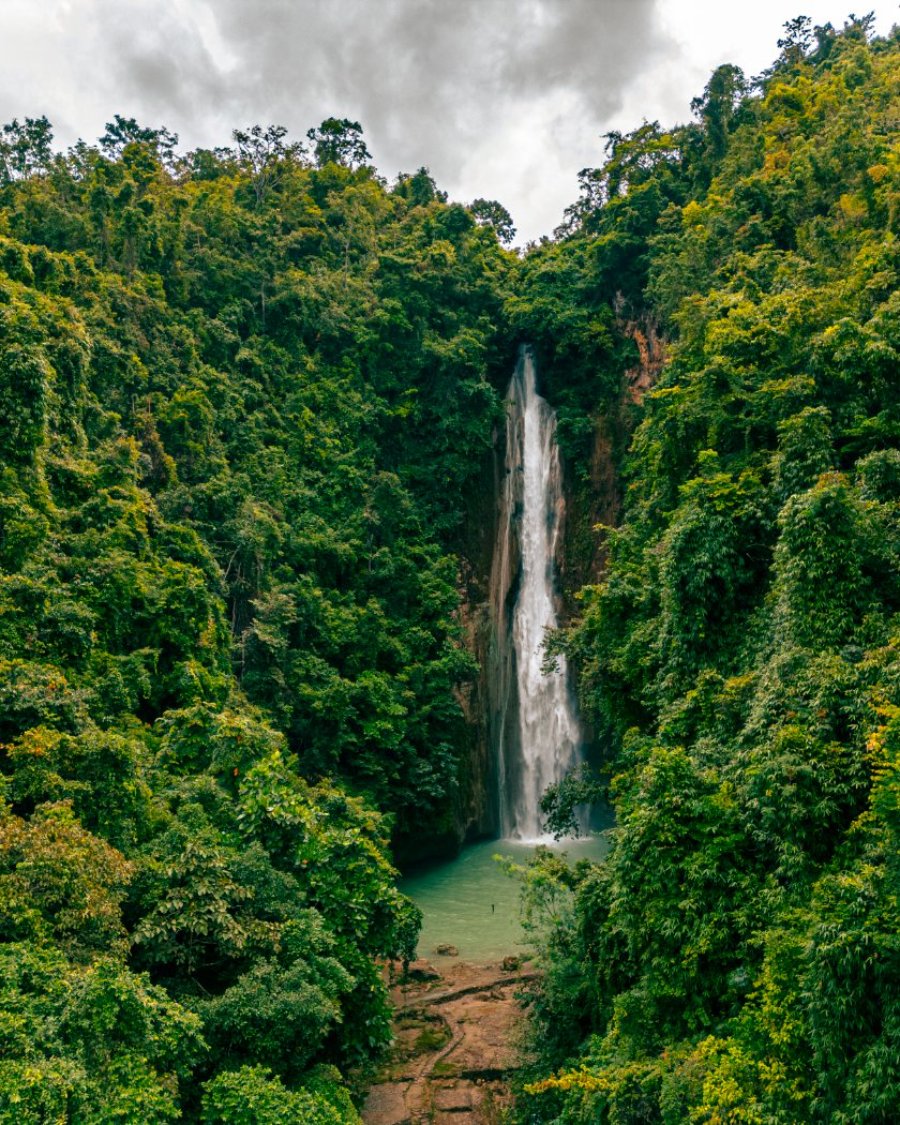 A waterfall in the jungle near Barili